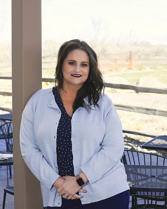 FUNERAL HOME-Mindy Magnus Mindy Magnus