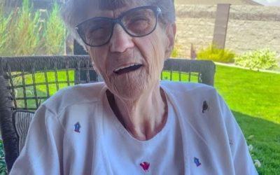 Dorothy M Leach