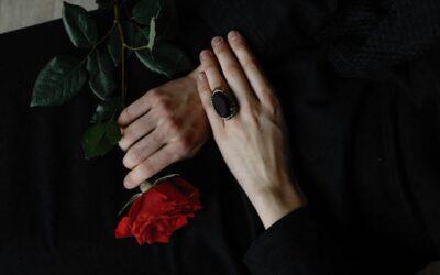 How to Support Grieving Friends: Funeral Etiquette Explained